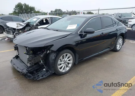 2023 Toyota Camry Le z USA, uszkodzony, nr VIN 4T1C11AK2PU737330
